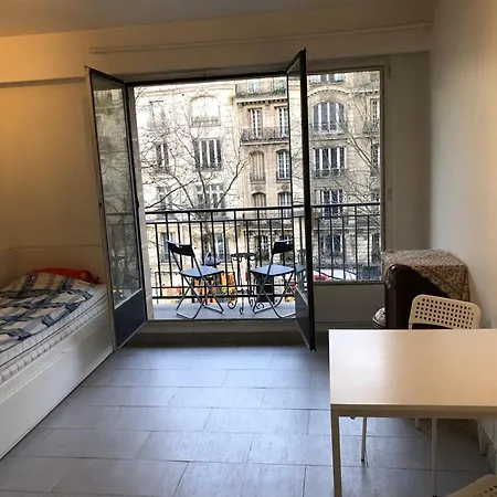 Beautiful Next To Metro Apartment Paris