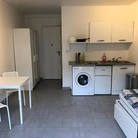 Apartment Beautiful Next To Metro Paris