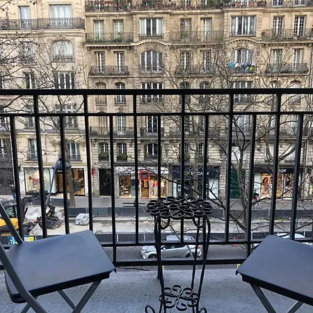 Apartment Beautiful Next To Metro *
